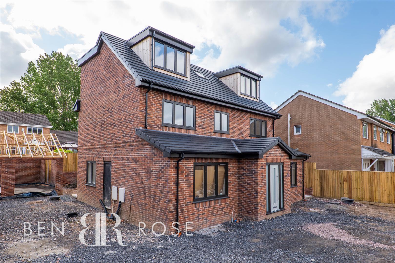 5 bed property in Gough Lane, Preston